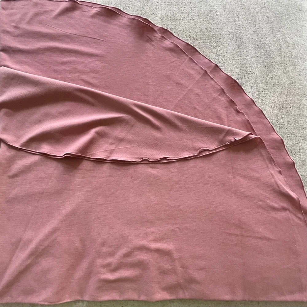 Dusty Rose Round Tablecloth Ruffle Lettuce Edge Mauve Textured 62 Inch Diameter